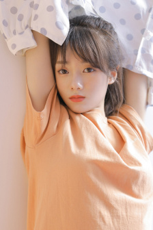舞蹈室里的景色李欣罗晴